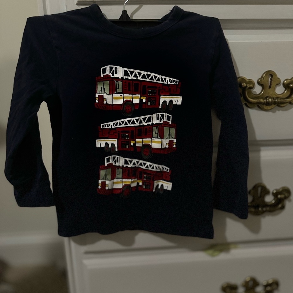 Spellings kids clothes! Good condition, some of the close worn one time!